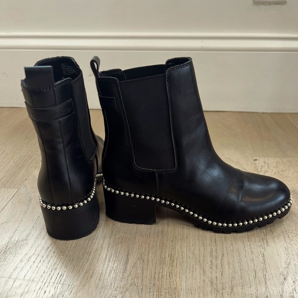 Womens BCBG Booties Size 7
